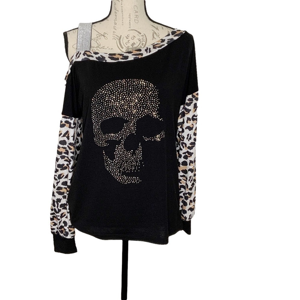 SHEILAY black off the shoulder blouse. Sequined strap. Animal print. Size S - Picture 3 of 8